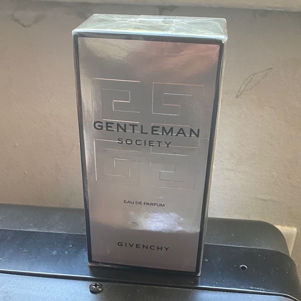 Givenchy Gentleman Society Eau de Parfum - Metallic Silver open box
